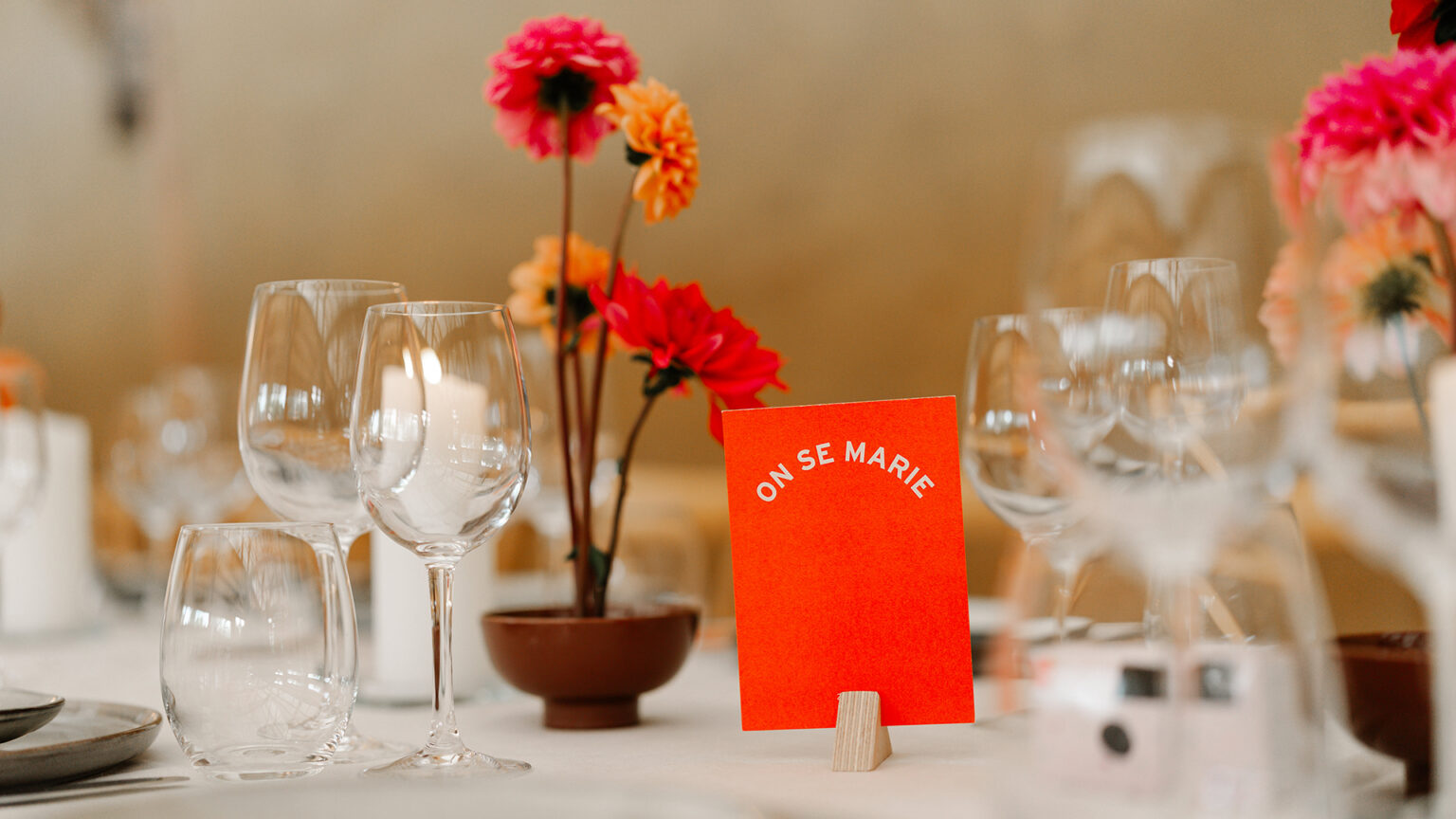Wedding budget decoration table glasses Chou et Tournesol event design studio