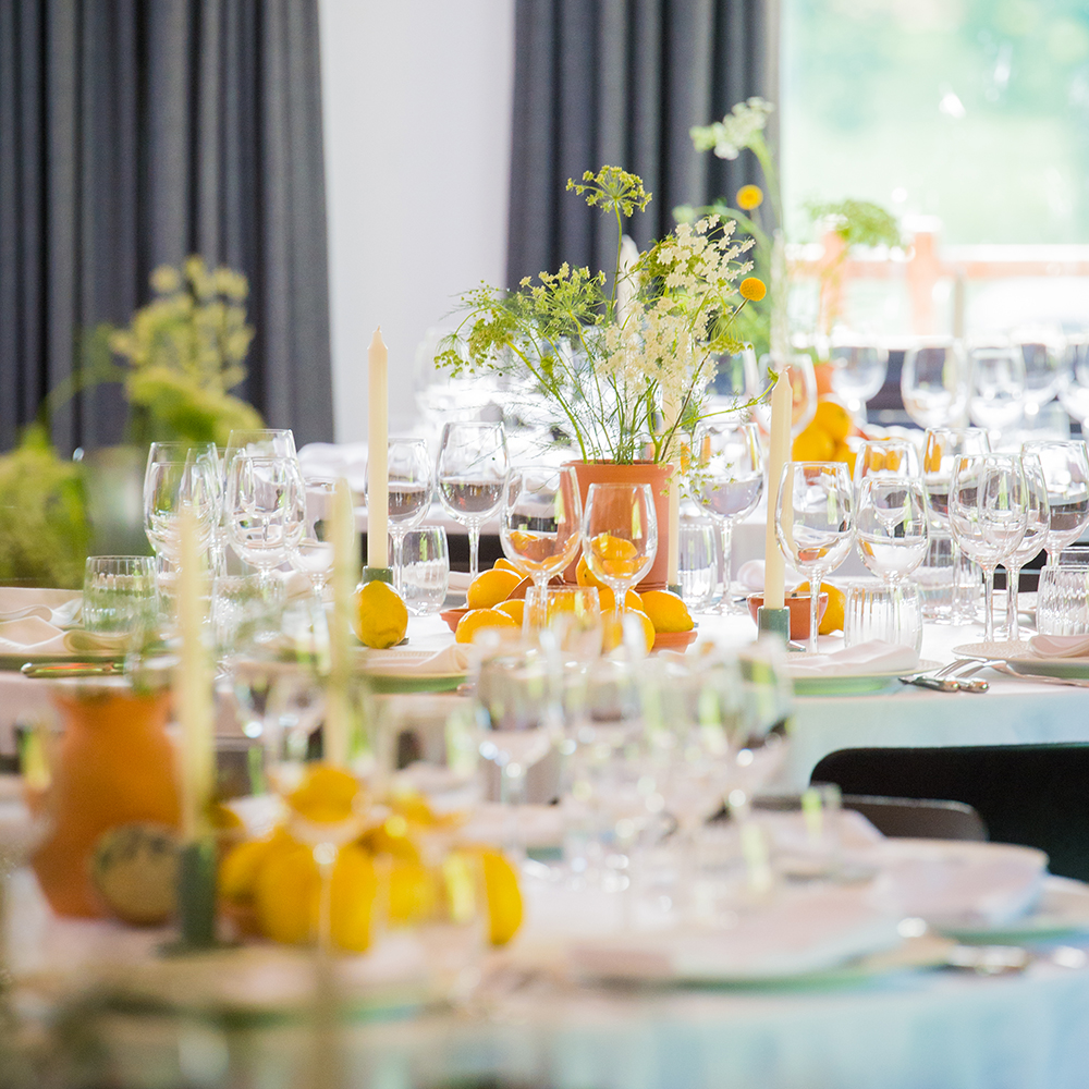 Chou et Tournesol Tendance citron fleurs blanches soleil